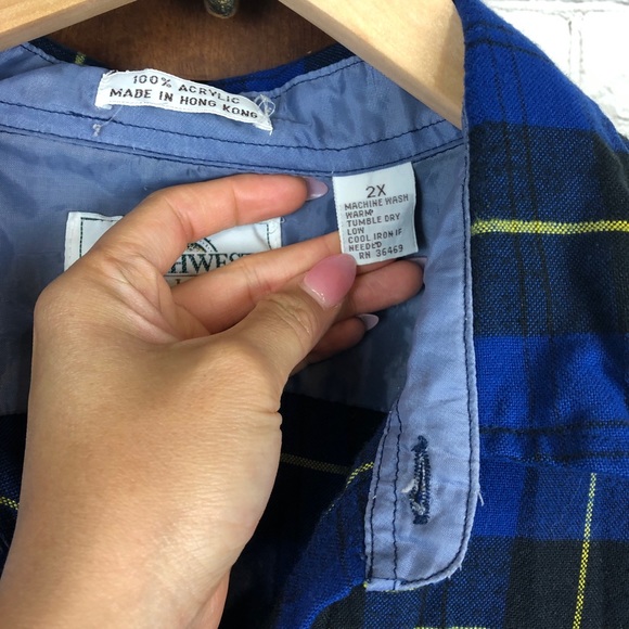 “DONT TOUCH ME” oversized flannel - Picture 3 of 3